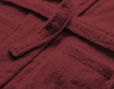 Frottier-Bademantel aus Bio-Baumwolle mit Gürtel von Cotonea in Bordeaux Rot